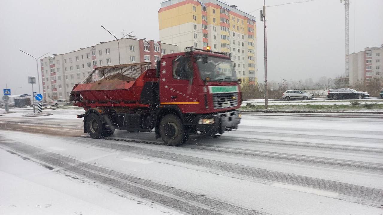 Снегоуборочная машина в Бресте