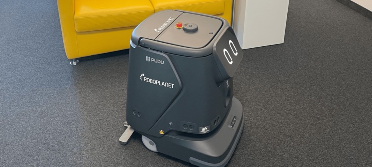 Робот-пылесос PUDU СС1 Pro в работе