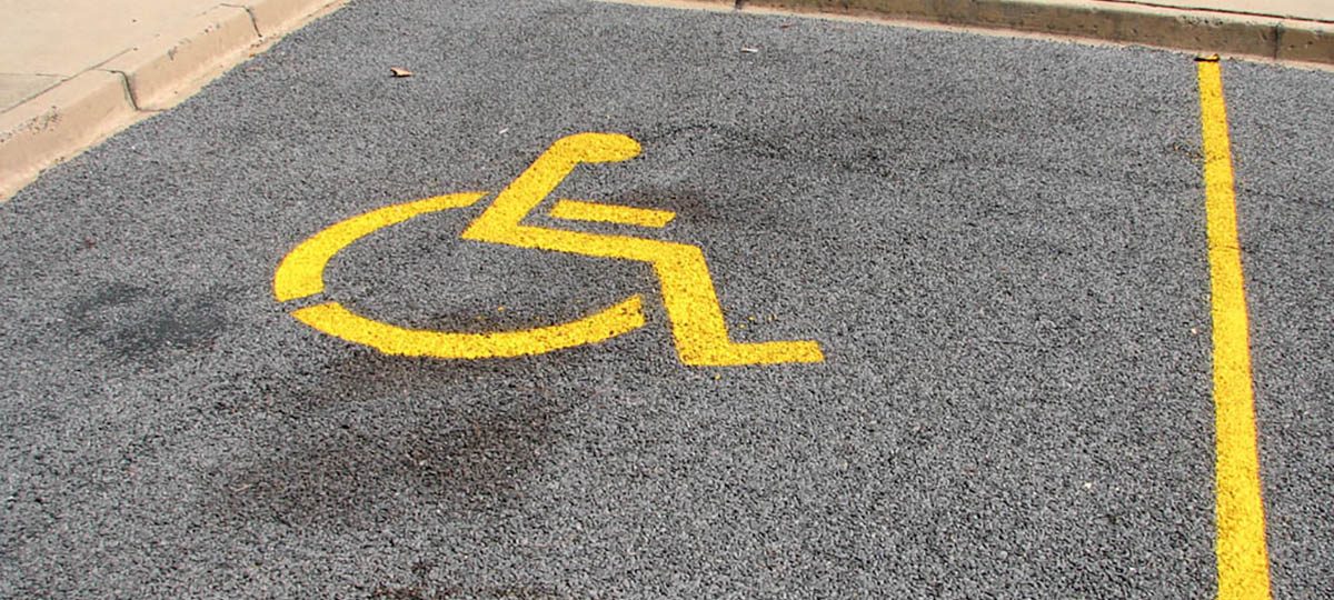 парковочное место для людей с инвалидностью