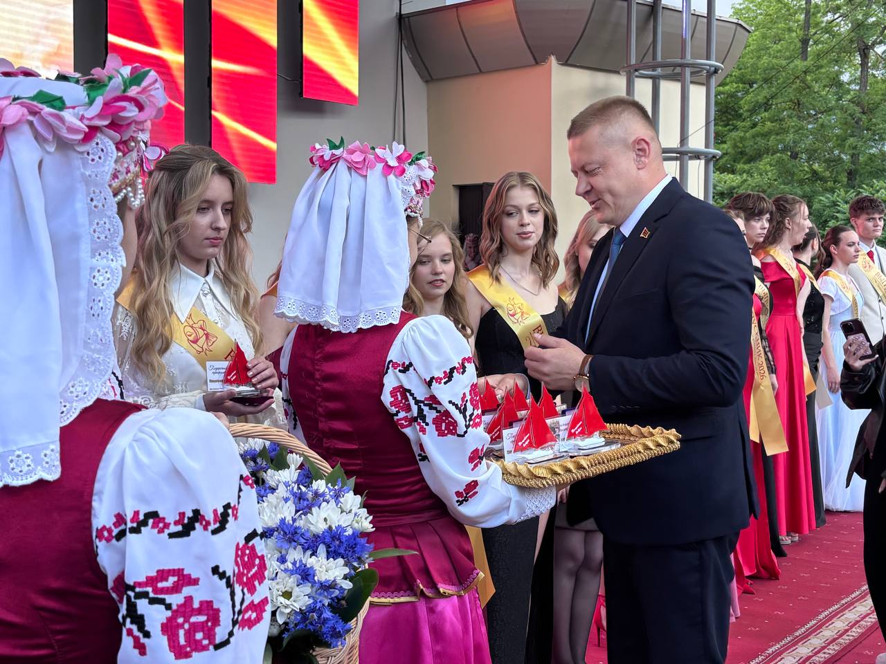 Церемония награждения в городском парке культуры и отдыха
