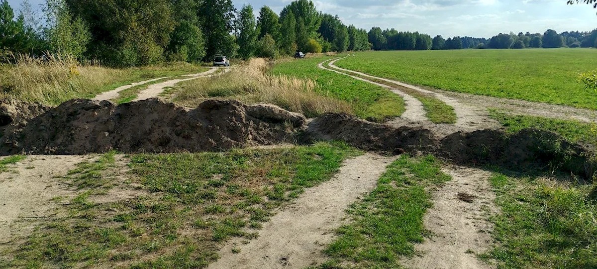 Перекопанная дорога возле Мухавца в Бульково. Фото: «Виртуальный Брест»